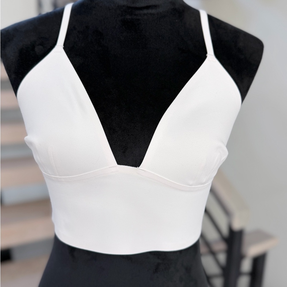 New Chic White Deep V Crop Top Size S